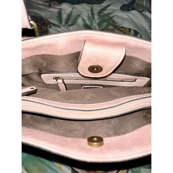 b.o.c. Trappers Cove Tote - Picture 10 of 10